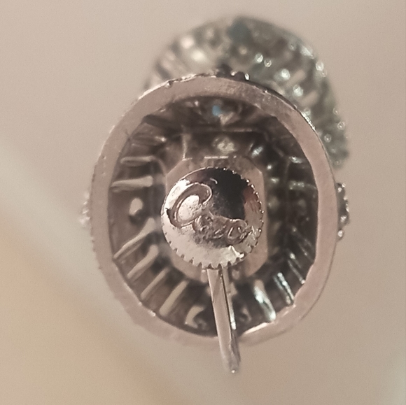 Vintage 1980's Coro stamped clip on earrings - Picture 3 of 3